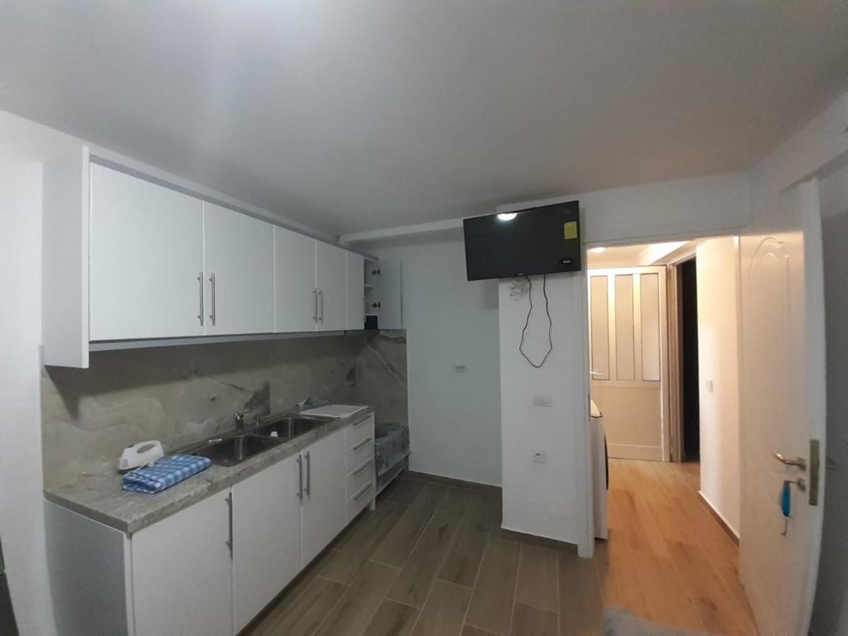 Lovely 1-Bedroom Apartment In Sarande Exterior photo